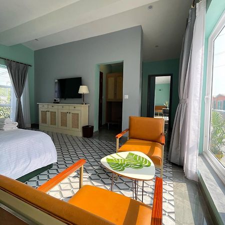 The Via Varanasi Resort Exterior foto